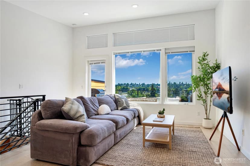 Property photo for 1546 Sturgus Avenue S, Seattle photo 10