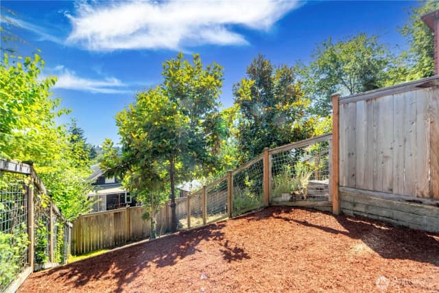 Property photo for 1546 Sturgus Avenue S, Seattle photo 4