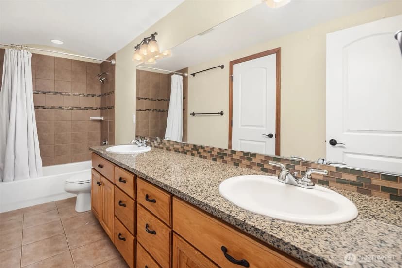 Property photo for 8703 191st Place Sw, Edmonds photo 25
