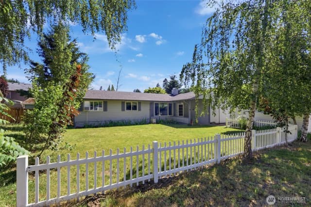 Property photo for 5743 39th Avenue Se, Lacey photo 2