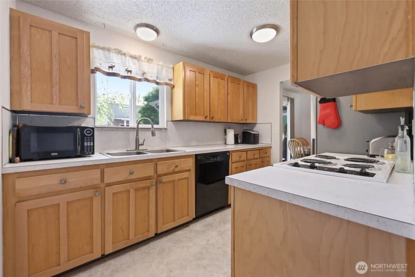 Property photo for 5743 39th Avenue Se, Lacey photo 10