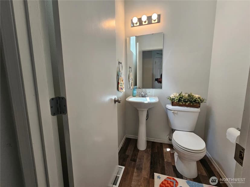 Property photo for 8712 Oslo Lane Ne, Lacey photo 6