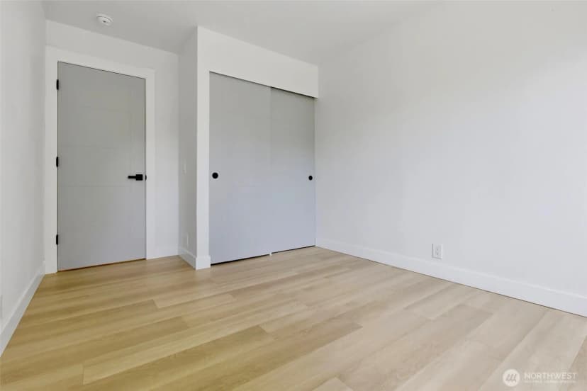 Property photo for 814 Ne 185th Street, Shoreline photo 33