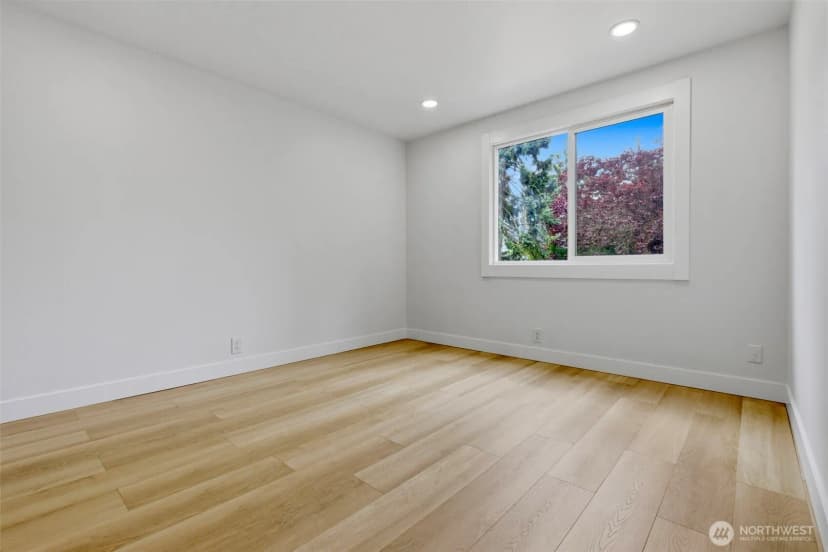 Property photo for 814 Ne 185th Street, Shoreline photo 24