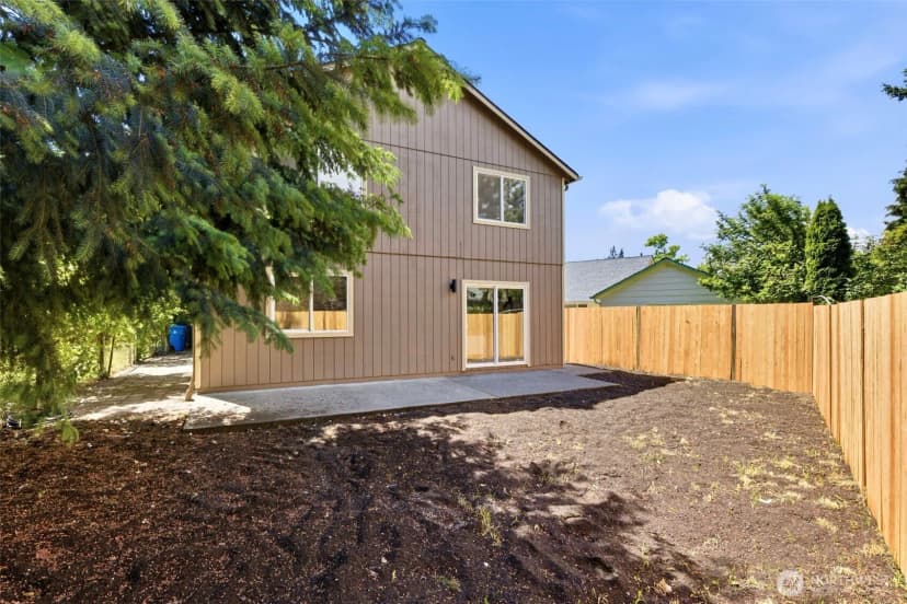 Property photo for 814 Ne 185th Street, Shoreline photo 37