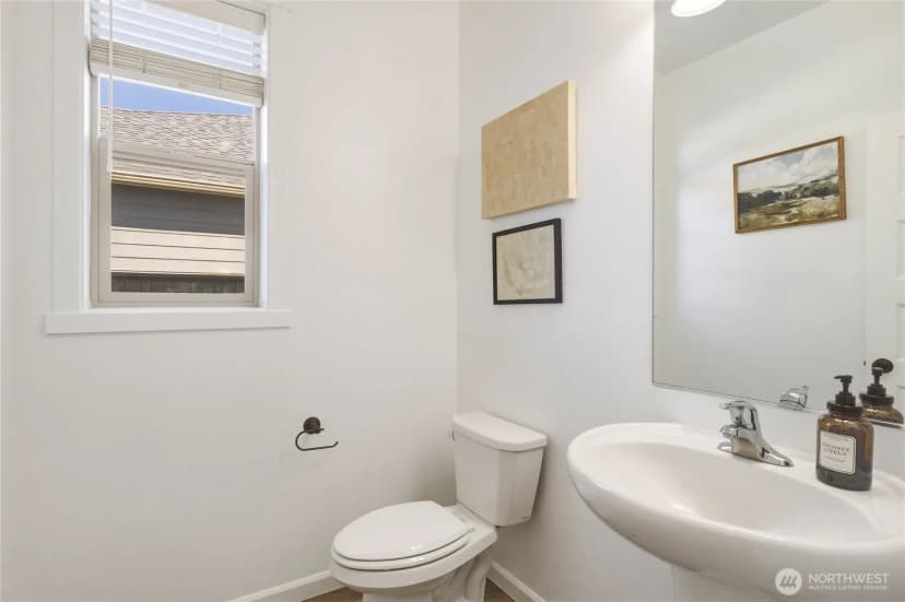 Property photo for 215 L Street Ne, Quincy photo 27