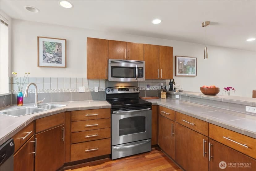 Property photo for 470 N 130th Street, Seattle photo 10