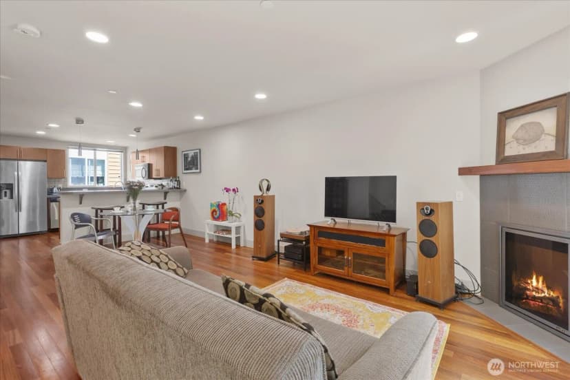 Property photo for 470 N 130th Street, Seattle photo 6