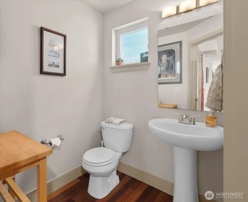 Property photo for 470 N 130th Street, Seattle photo 11