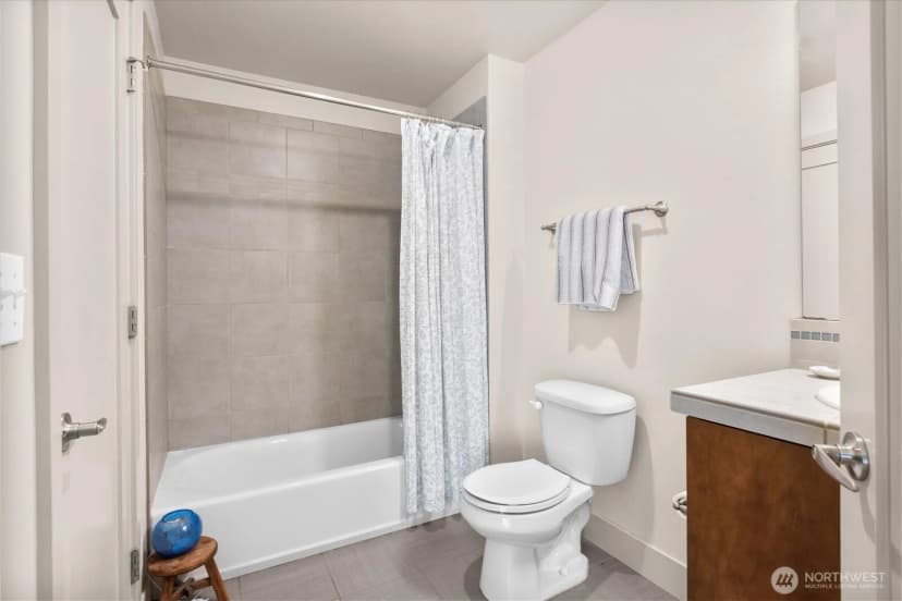 Property photo for 470 N 130th Street, Seattle photo 15