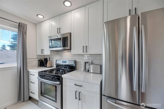 Property photo for 536 N 103rd #a, Seattle photo 5