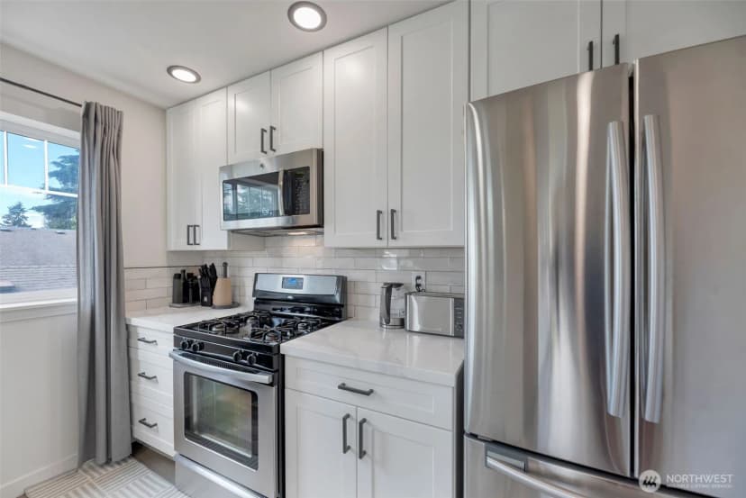 Property photo for 536 N 103rd #a, Seattle photo 5