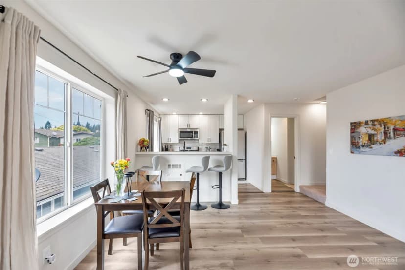 Property photo for 536 N 103rd #a, Seattle