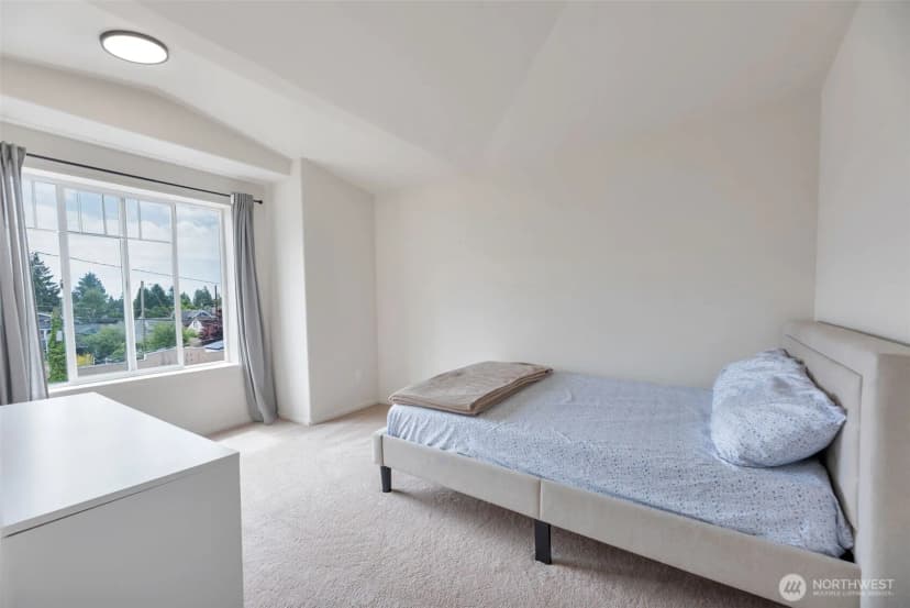 Property photo for 536 N 103rd #a, Seattle photo 8