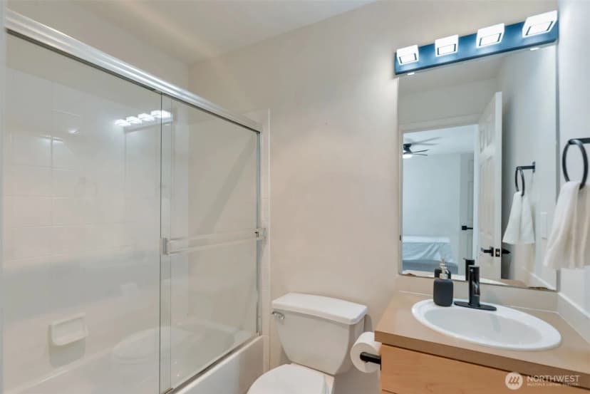Property photo for 536 N 103rd #a, Seattle photo 12