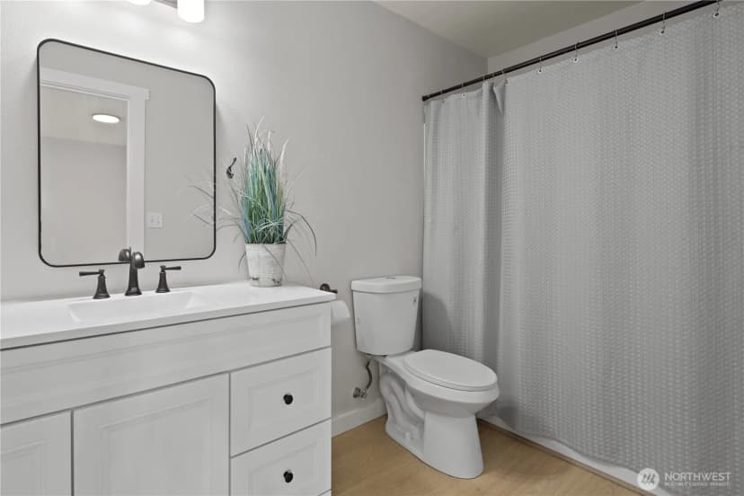 Property photo for 213 Bondgard Avenue E, Enumclaw photo 32