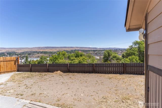 Property photo for 1522 Crescent St, Wenatchee photo 4