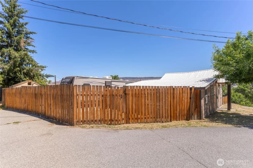 Property photo for 1522 Crescent St, Wenatchee photo 27
