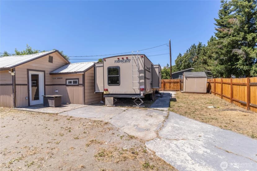 Property photo for 1522 Crescent St, Wenatchee photo 3
