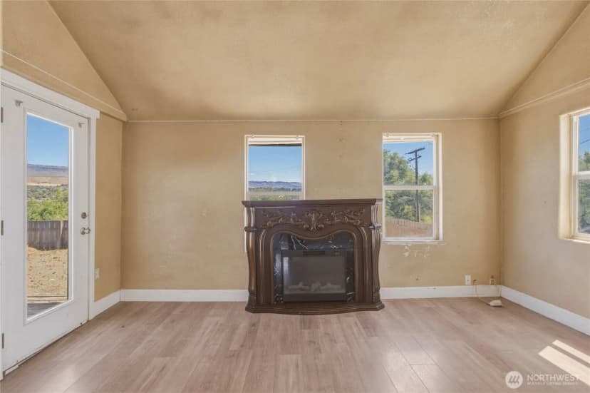 Property photo for 1522 Crescent St, Wenatchee photo 8