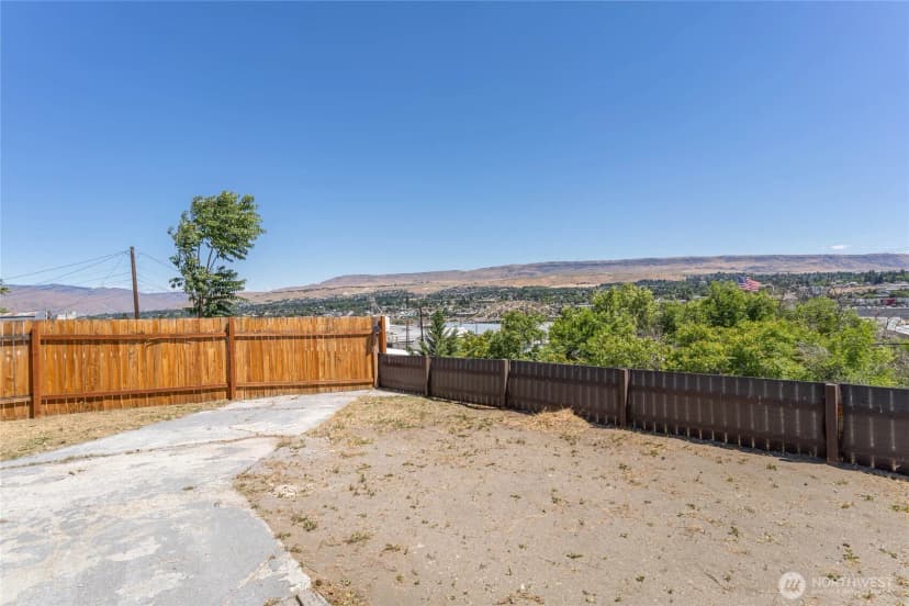 Property photo for 1522 Crescent St, Wenatchee photo 18