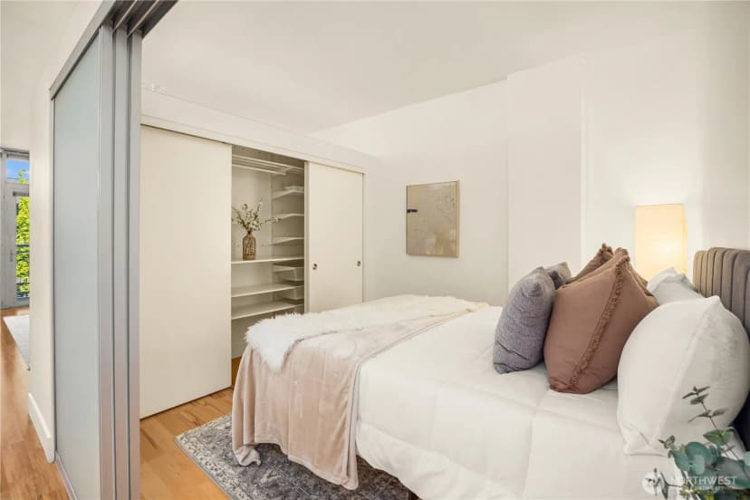 Property photo for 2911 2nd Ave #616, Seattle photo 4