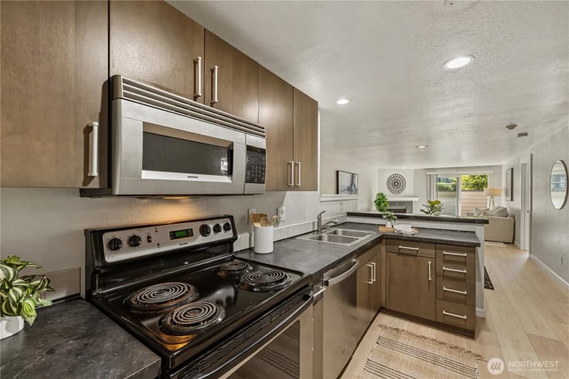 Property photo for 738 Kirkland Circle #e104, Kirkland photo 8