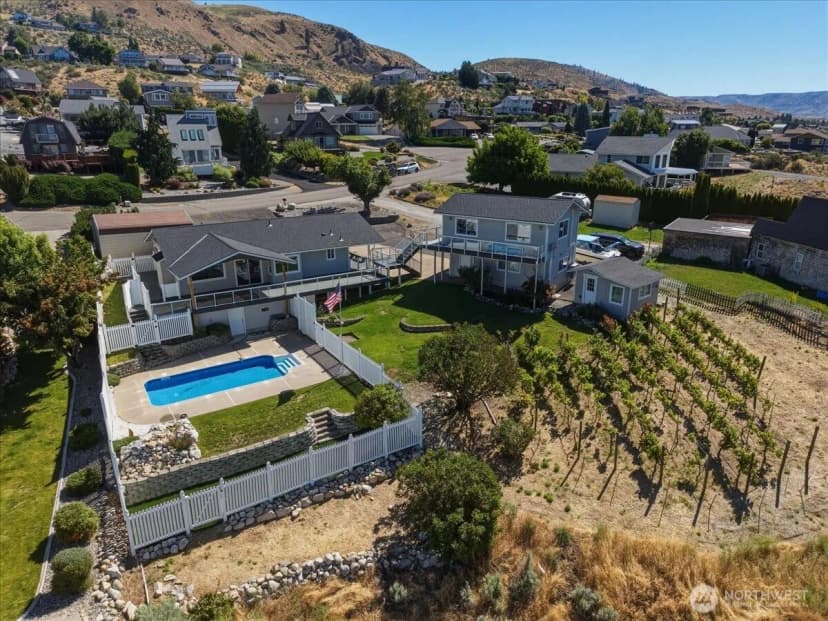 Property photo for 104 Orchard View Drive, Chelan photo 2