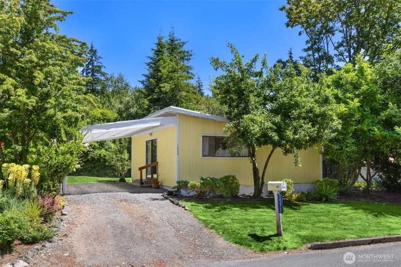 Property photo for 1570 Fort Ward Hill Road Ne, Bainbridge Island