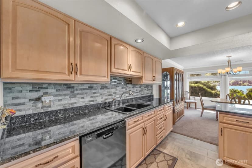 Property photo for 9201 Ne Juanita Drive #101, Kirkland photo 11