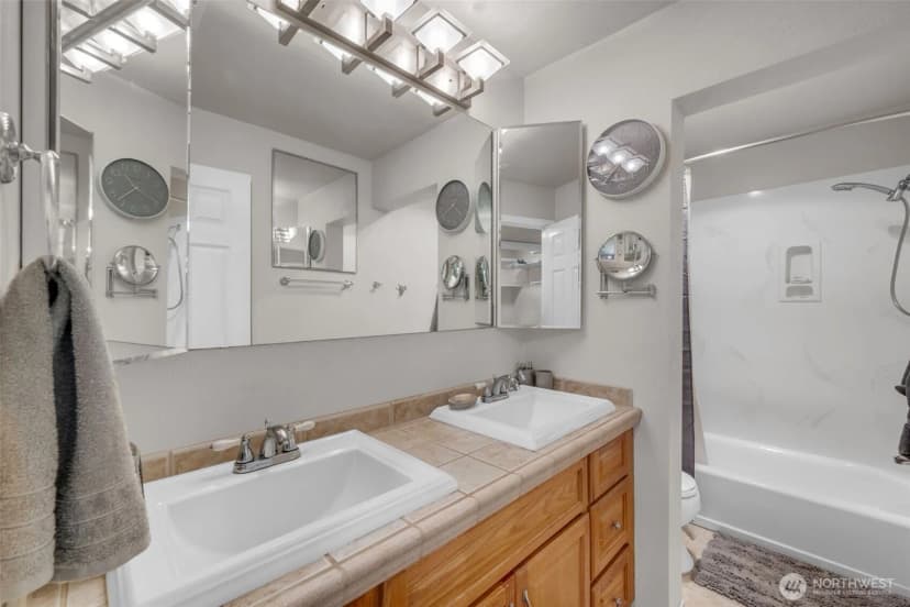 Property photo for 9201 Ne Juanita Drive #101, Kirkland photo 21