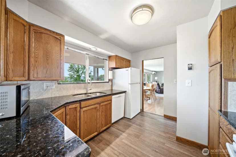 Property photo for 80 Summit Drive, Kalama photo 12