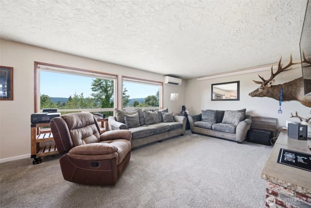 Property photo for 80 Summit Drive, Kalama photo 5