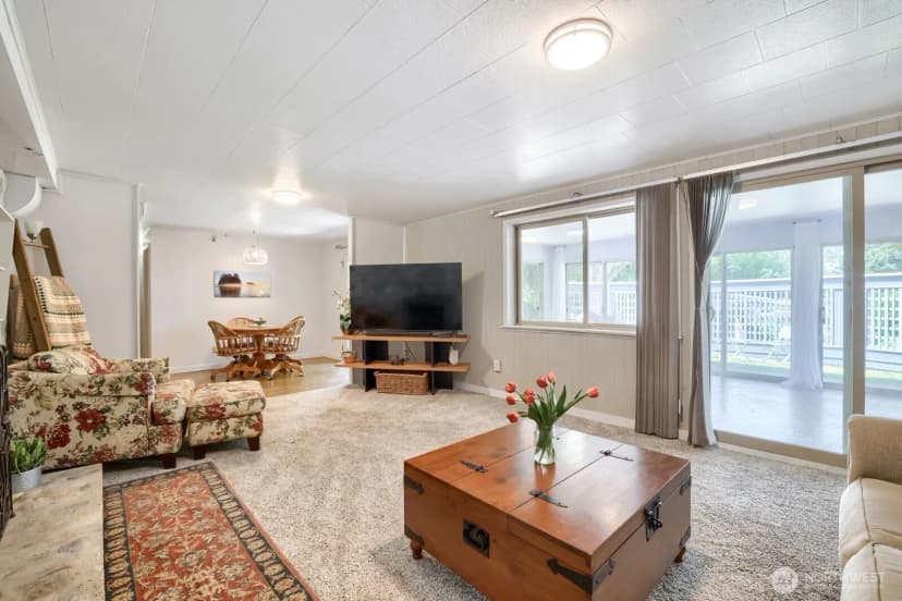 Property photo for 6332 Ne 196th Street, Kenmore photo 18