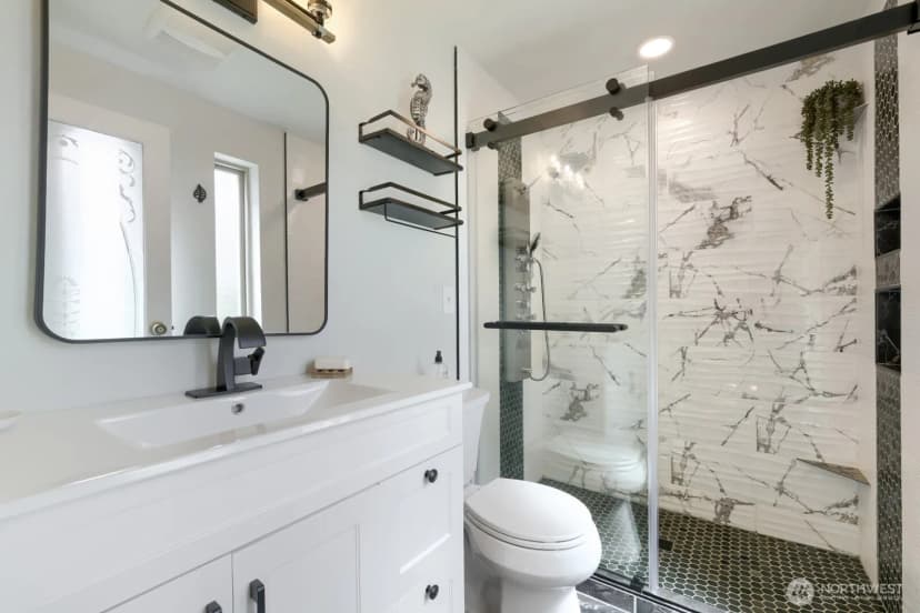 Property photo for 6332 Ne 196th Street, Kenmore photo 13
