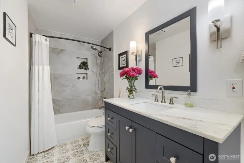 Property photo for 6332 Ne 196th Street, Kenmore photo 17