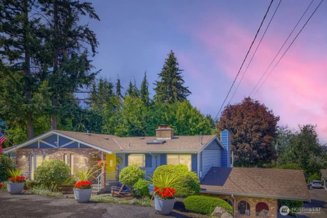 Property photo for 6332 Ne 196th Street, Kenmore photo 2