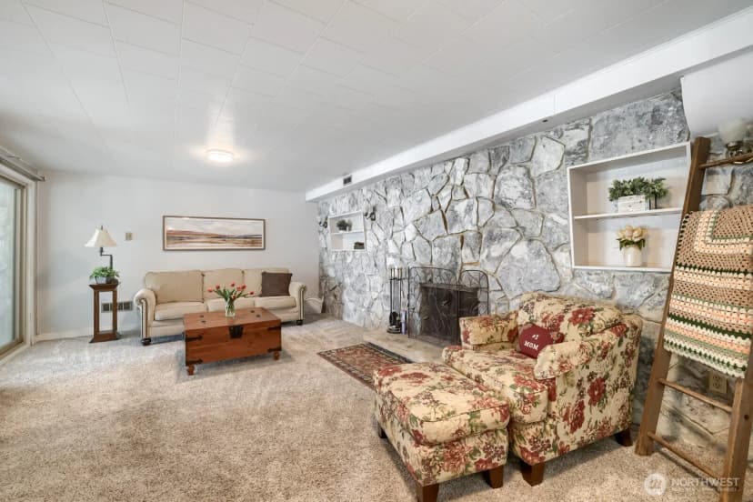 Property photo for 6332 Ne 196th Street, Kenmore photo 17