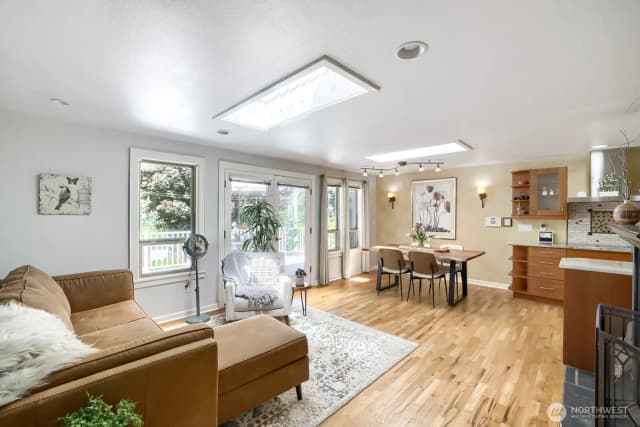 Property photo for 6332 Ne 196th Street, Kenmore photo 5