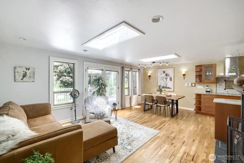 Property photo for 6332 Ne 196th Street, Kenmore photo 5