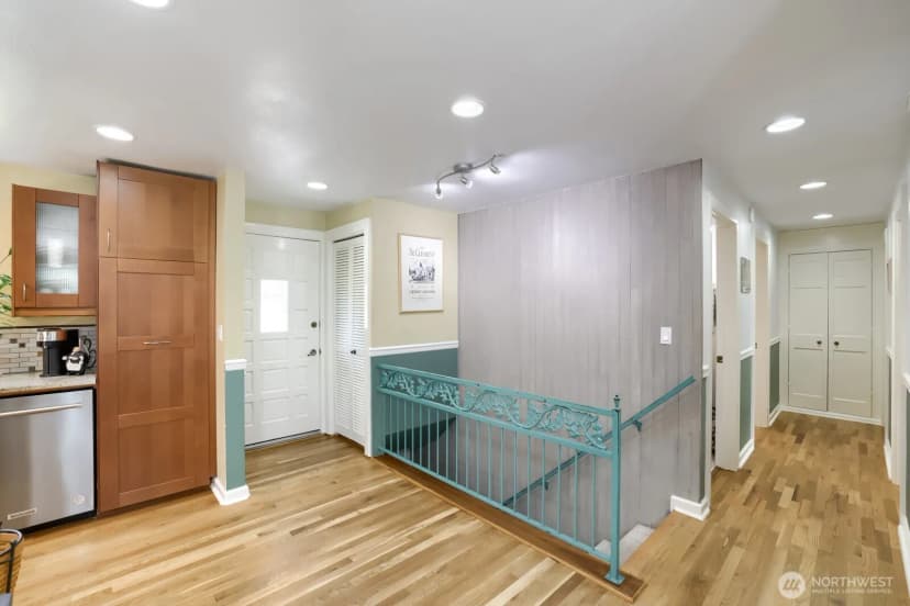Property photo for 6332 Ne 196th Street, Kenmore photo 3