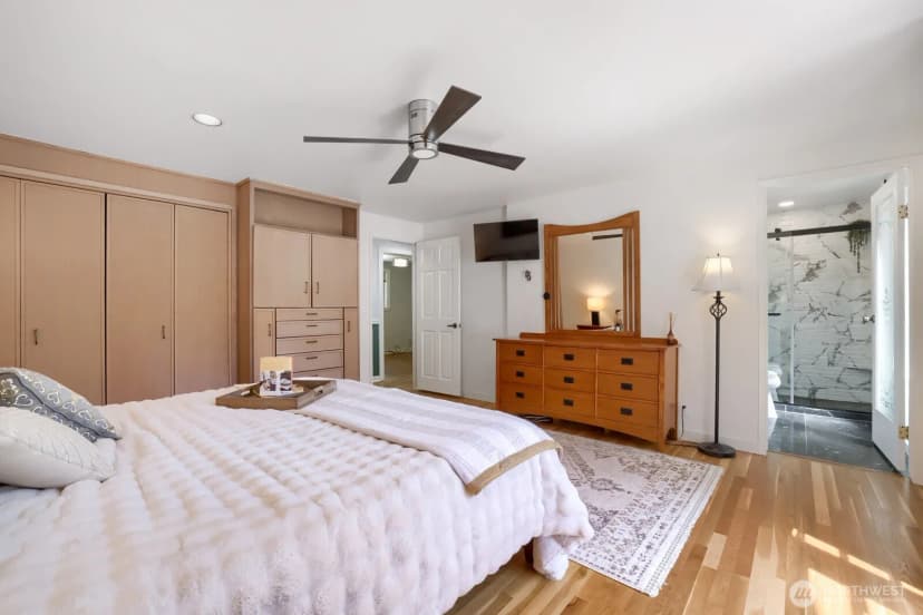 Property photo for 6332 Ne 196th Street, Kenmore photo 12
