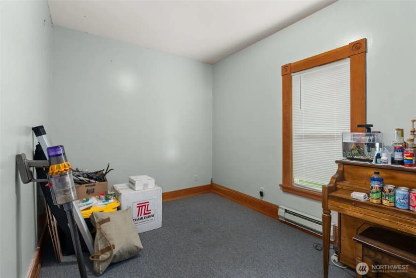 Property photo for 722 E Cowlitz Street, South Bend photo 15