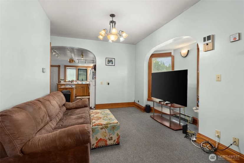 Property photo for 722 E Cowlitz Street, South Bend photo 6