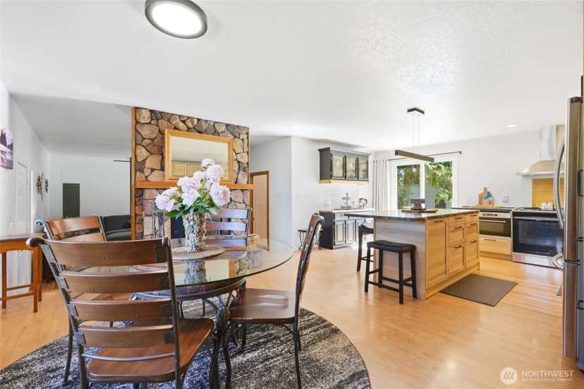Property photo for 14215 55th Avenue Ne, Marysville photo 6