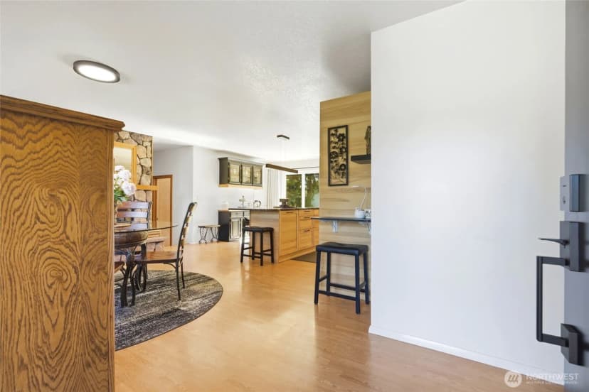 Property photo for 14215 55th Avenue Ne, Marysville photo 4