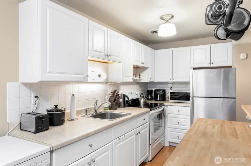 Property photo for 1818 Harvard Avenue, Seattle photo 4