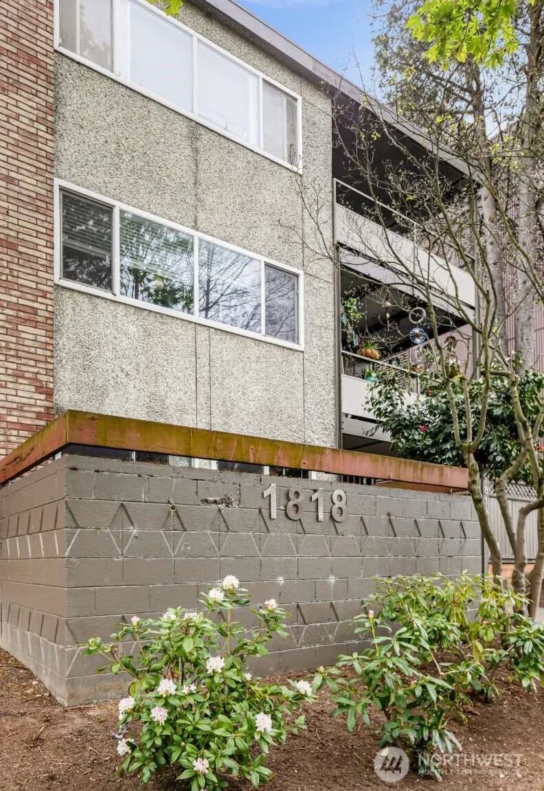 Property photo for 1818 Harvard Avenue, Seattle photo 2