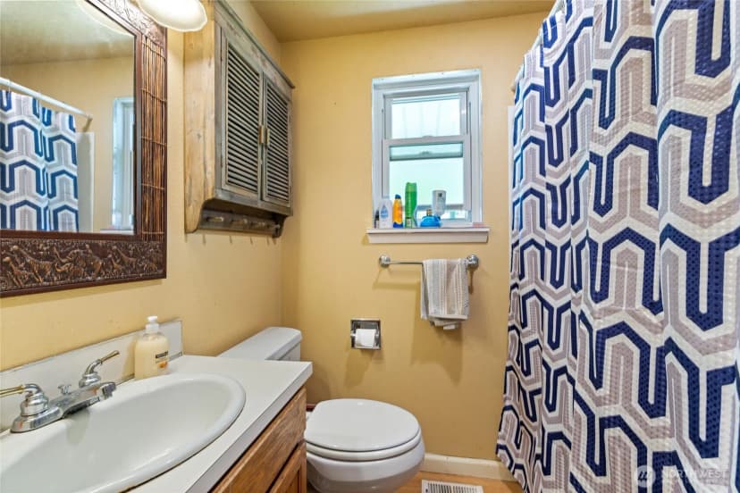 Property photo for 26508 132nd Avenue Se, Kent photo 12