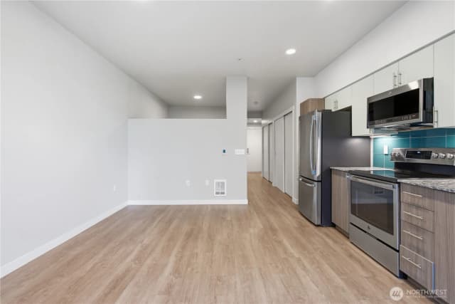 Property photo for 1085 103rd Avenue Ne #204, Bellevue photo 5